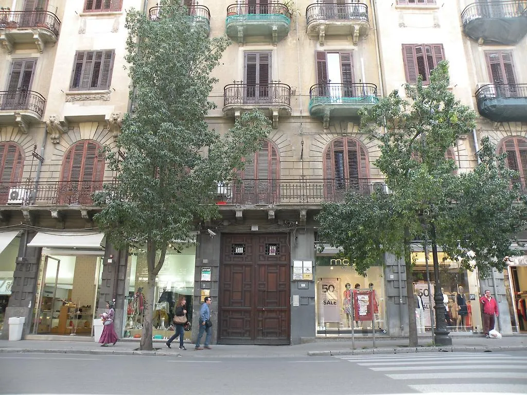 Bed & Breakfast Hostel Josef Palermo
