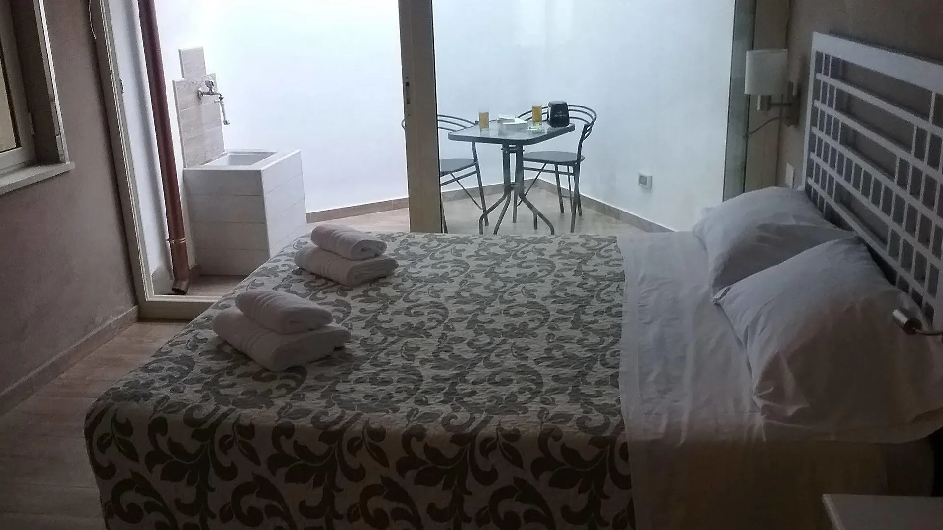 Hostel Josef Palermo 3*,